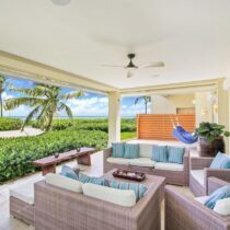 Luxury Beachfront Apartment 03