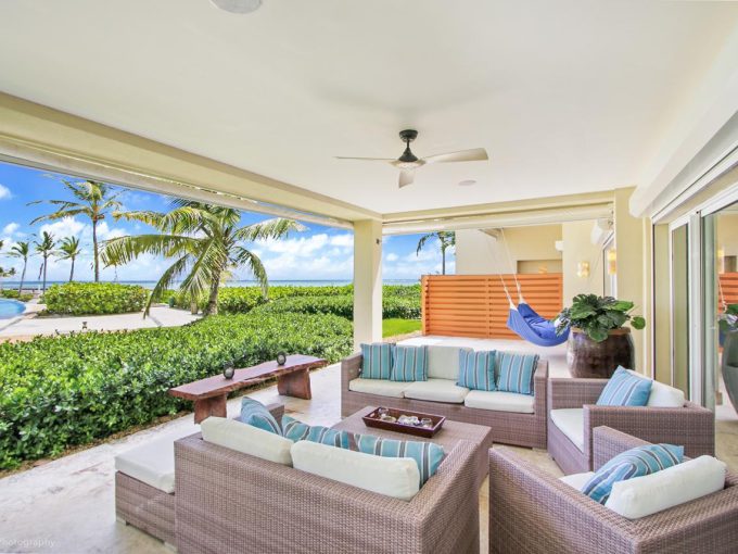 Luxury Beachfront Apartment 03