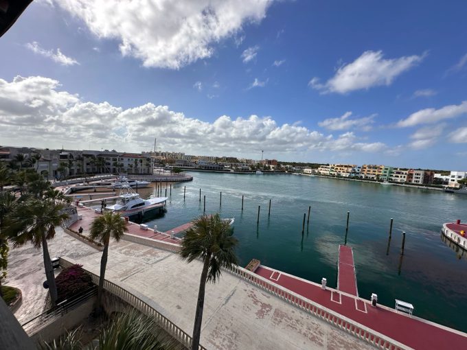 Exclusive Fifth-Floor Apartment in Marina Cap Cana 01