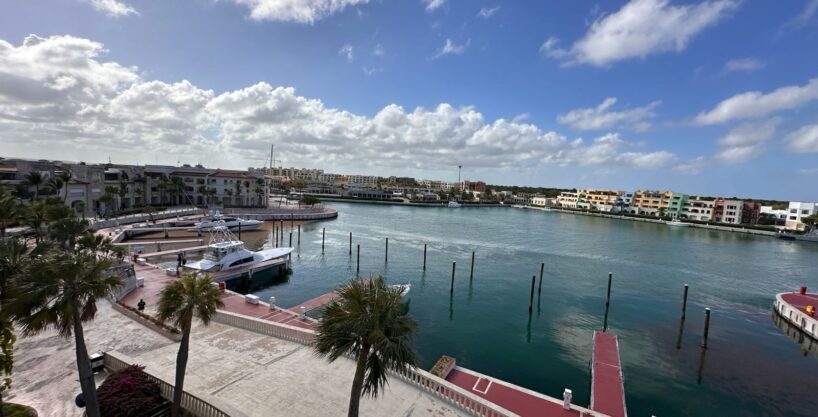 Exclusive Fifth-Floor Apartment in Marina Cap Cana 01